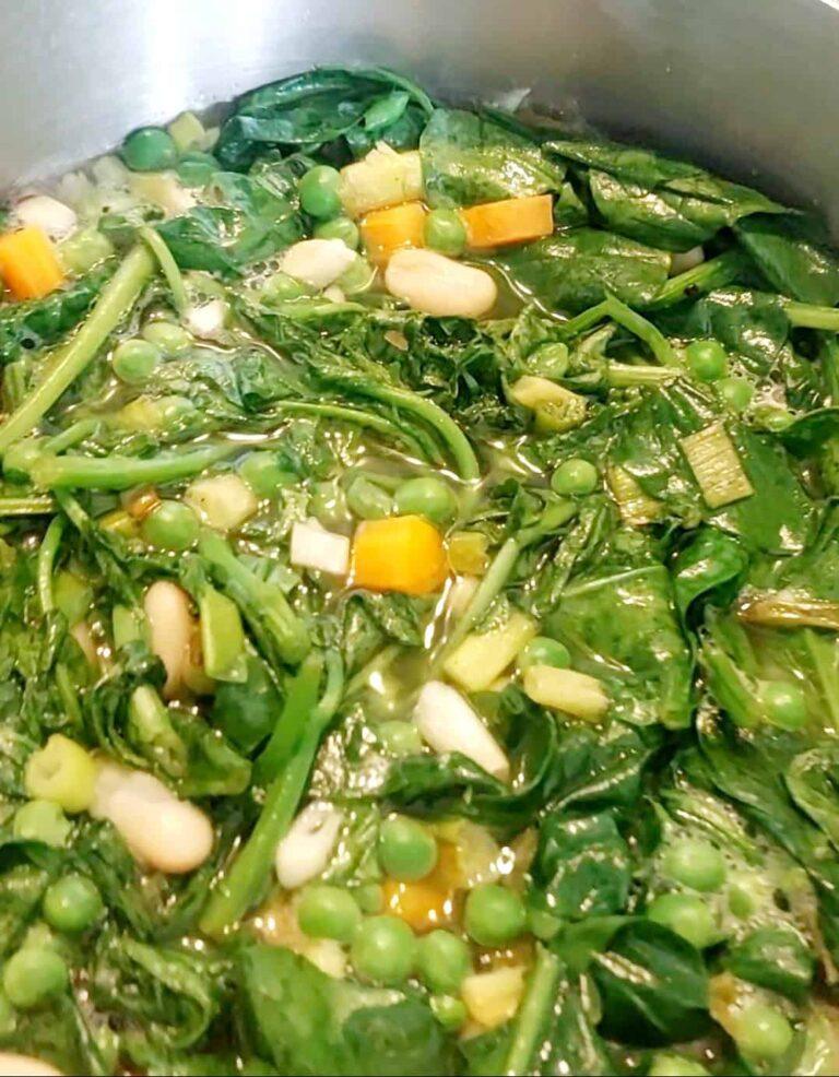 Pea, watercress & spinach Spring soup